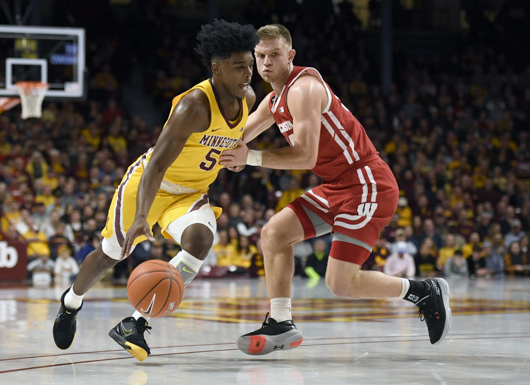 Golden Gophers 70, Badgers 52